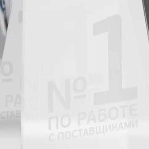 Лазерная гравировка: Стела Eminence — пример нанесения логотипа