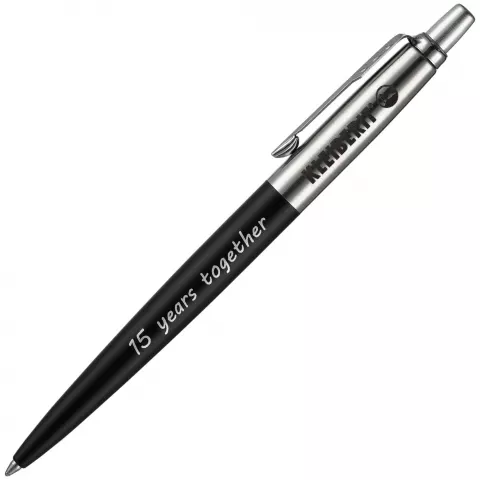 Лазерная гравировка: Ручка шариковая Parker Jotter Core K63 — пример нанесения логотипа