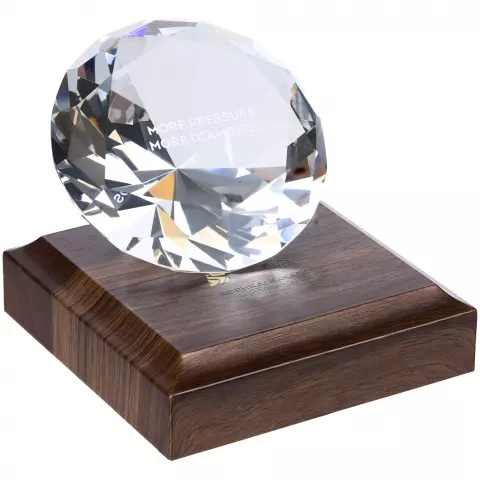 Лазерная гравировка: Стела Diamond — пример нанесения логотипа