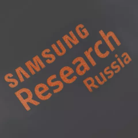 Круговая гравировка: Кружка Surprise Touch с покрытием софт-тач — пример нанесения логотипа
