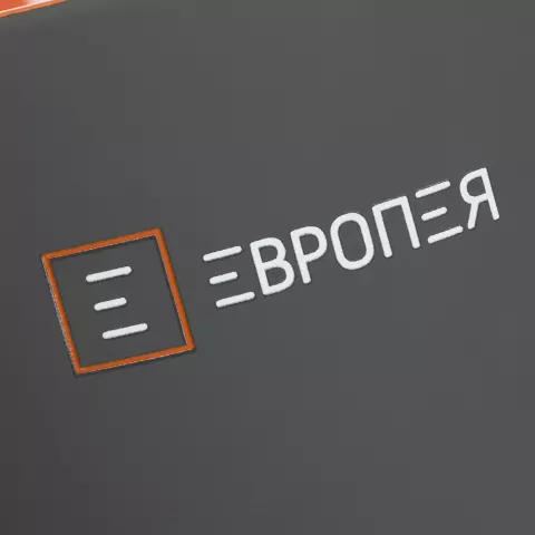 Деколь: Кружка Surprise Touch с покрытием софт-тач — пример нанесения логотипа