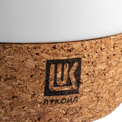 Лазерная гравировка: Кружка с пробковой подставкой Corky Walk — пример нанесения логотипа