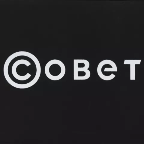 УФ-печать: Чехол для пропуска Dorset — пример нанесения логотипа