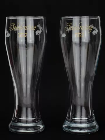 Круговая гравировка: Бокал для пива Pub Weizen — пример нанесения логотипа