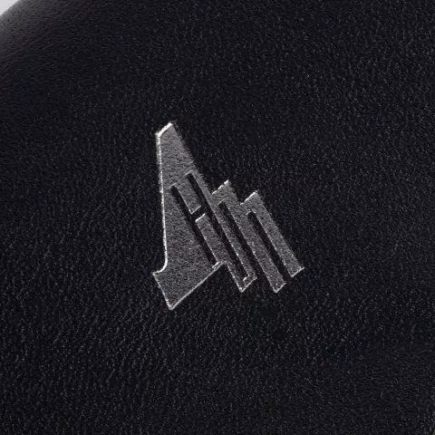Тиснение: Футляр для карточек и визиток Signature — пример нанесения логотипа