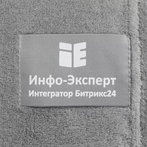 DTF-печать: Плед Plush — пример нанесения логотипа