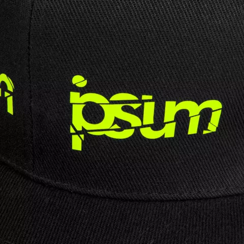 Флекс: Бейсболка Snapback с прямым козырьком — пример нанесения логотипа