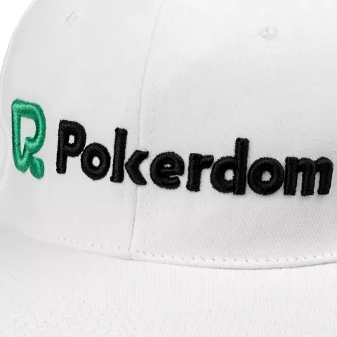 Вышивка: Бейсболка Snapback с прямым козырьком — пример нанесения логотипа