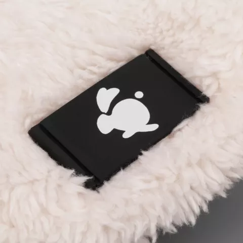 УФ-печать: Варежки Flocky — пример нанесения логотипа