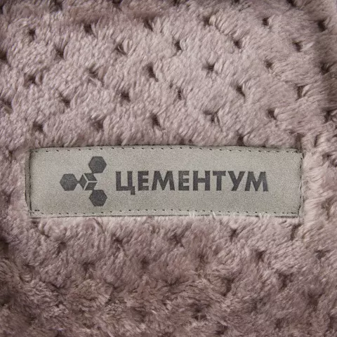 Тиснение: Лейбл Listra Nubuck — пример нанесения логотипа