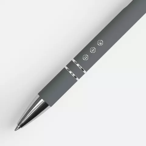 Лазерная гравировка: Ручка шариковая Keskus Soft Touch — пример нанесения логотипа