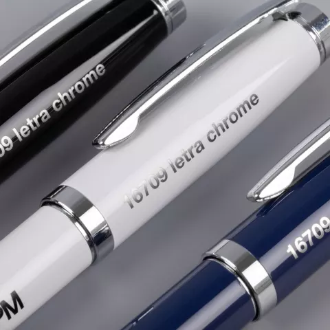 Лазерная гравировка: Ручка шариковая Letra Chrome — пример нанесения логотипа