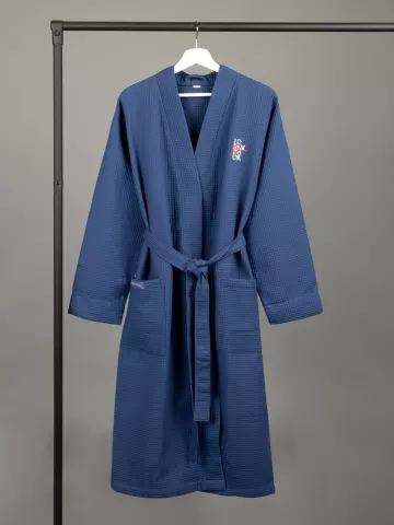 Вышивка: Халат вафельный Kimono — пример нанесения логотипа