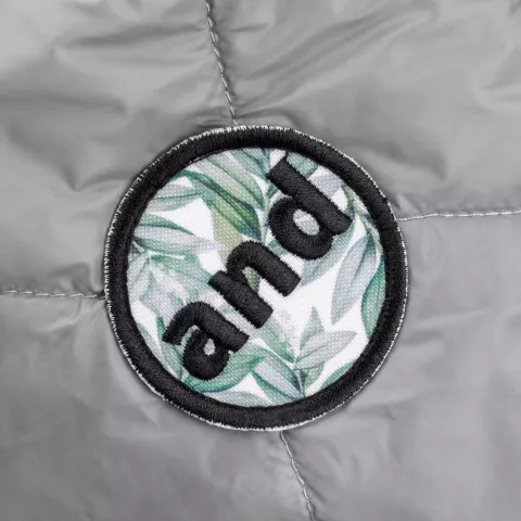 Сублимация: Жилет унисекс Tarnaby — пример нанесения логотипа