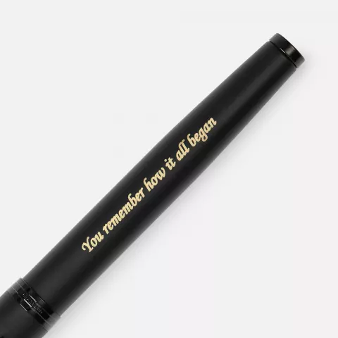 Лазерная гравировка: Ручка перьевая Parker IM Achromatic Black — пример нанесения логотипа