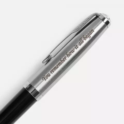Лазерная гравировка: Ручка шариковая Parker 51 Black CT — пример нанесения логотипа